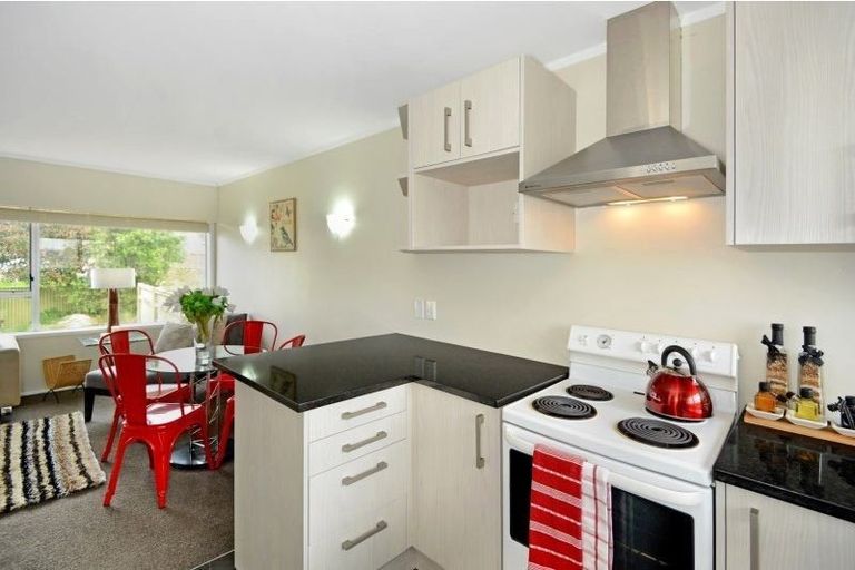 Photo of property in 1/123 Birkdale Road, Birkdale, Auckland, 0626