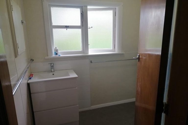 Photo of property in 44 Barnes Road, Redwood, Christchurch, 8051