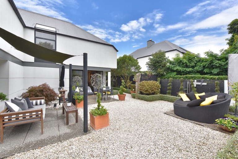 Photo of property in 25 Clyde Road, Upper Riccarton, Christchurch, 8041