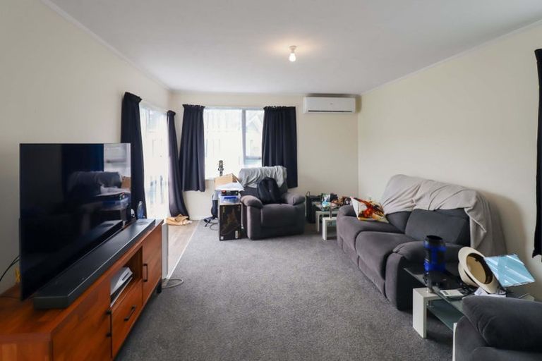 Photo of property in 12 Blueberry Grove, Timberlea, Upper Hutt, 5018