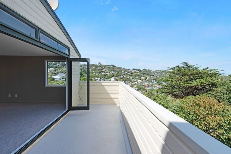 Photo of property in 19a Tio Tio Road, Miramar, Wellington, 6022