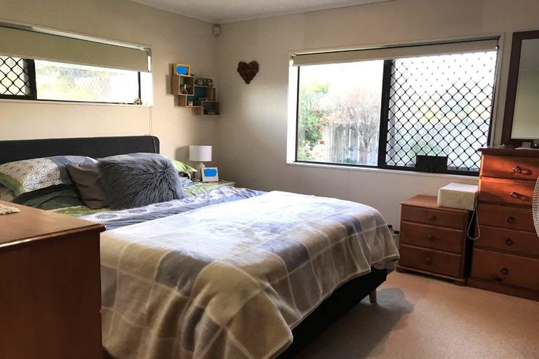 Photo of property in 27 Summermist Drive, Northpark, Auckland, 2013