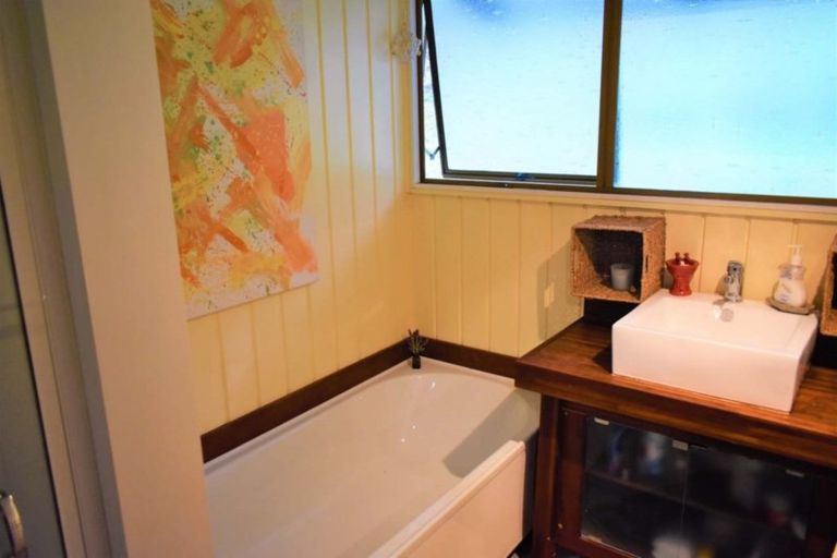 Photo of property in 77 Endcliffe Road, Kaiti, Gisborne, 4010