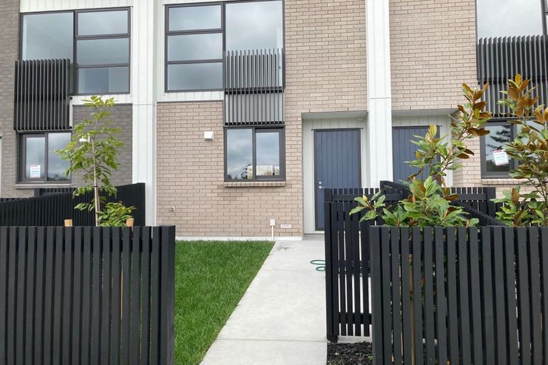 Photo of property in 19c O'meara Street, Swanson, Auckland, 0614