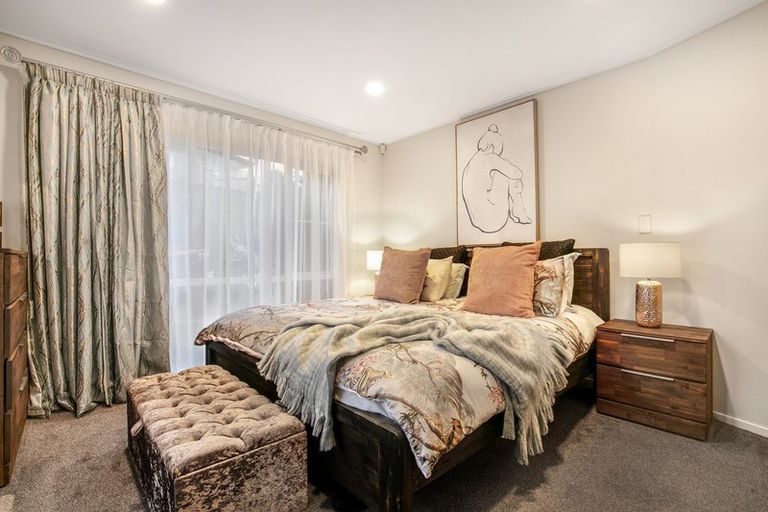 Photo of property in 57a Ribbonwood Crescent, Goodwood Heights, Auckland, 2105