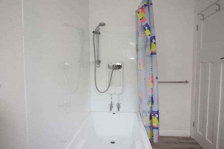 Photo of property in 2 Queen Street, Brighton, Dunedin, 9035