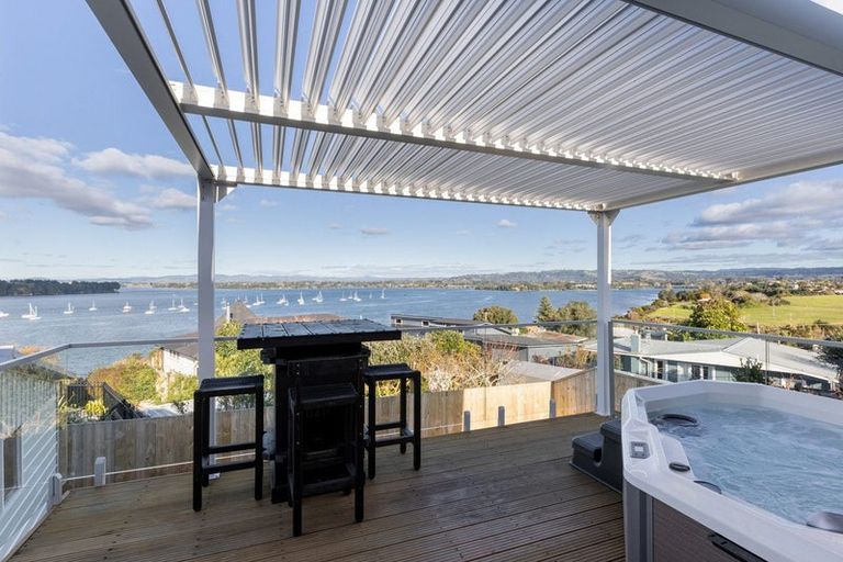 Photo of property in 35 Coppelia Avenue, Omokoroa, 3114