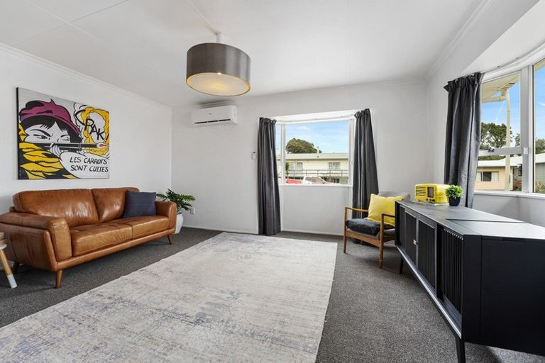 Photo of property in 1/18 Herekawe Drive, Spotswood, New Plymouth, 4310