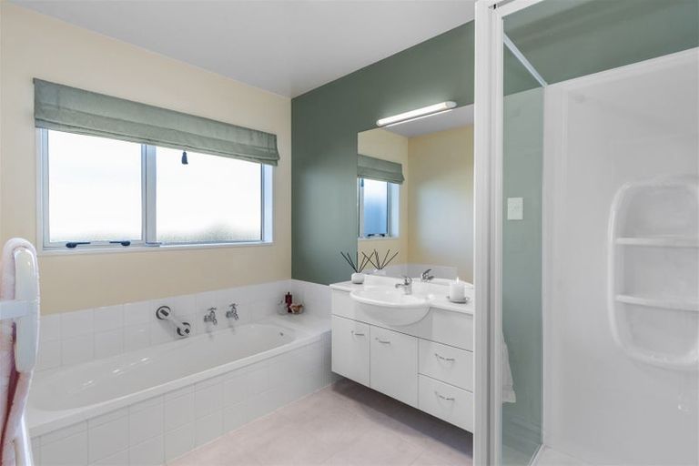 Photo of property in 39 Kinsella Crescent, Aidanfield, Christchurch, 8025