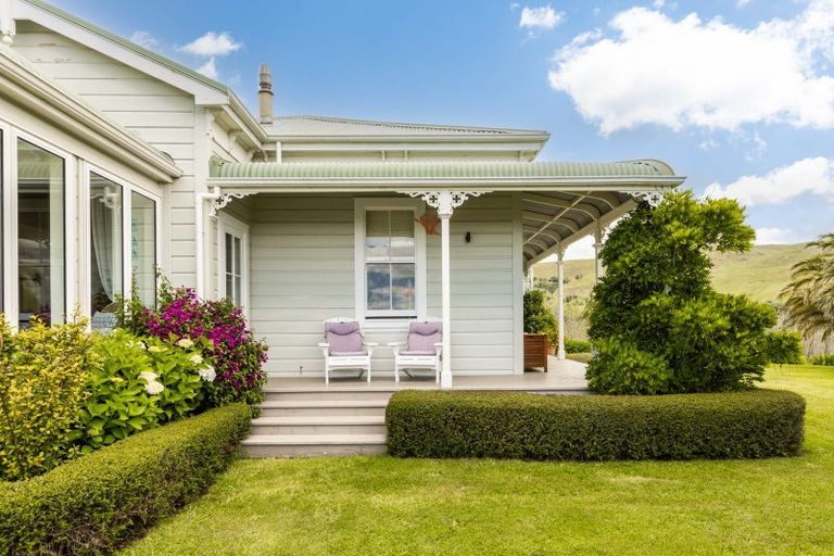 Photo of property in 52 Waipuka Road, Waimarama, Havelock North, 4294