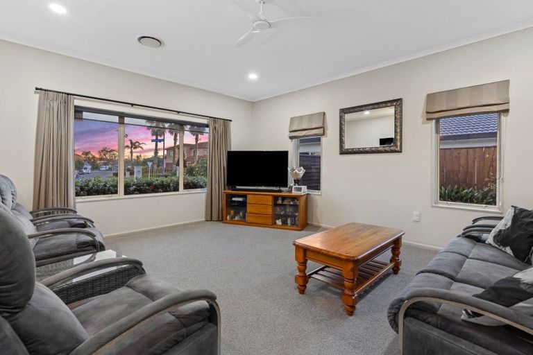 Photo of property in 165 Gravatt Road, Papamoa Beach, Papamoa, 3118