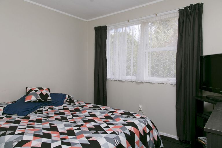 Photo of property in 28 Invergarry Road, Hilltop, Taupo, 3330