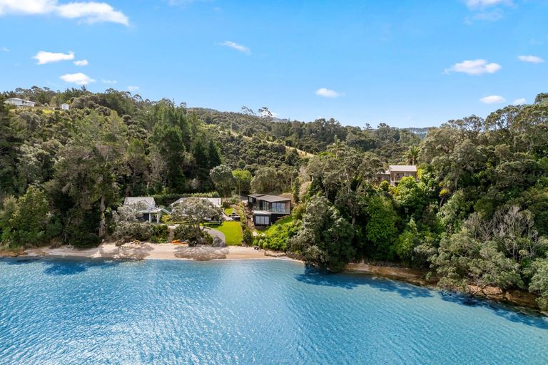 Photo of property in 417 Leigh Road, Whangateau, 0985