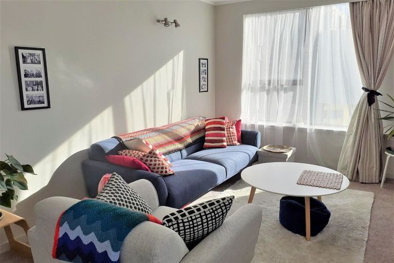 Photo of property in Hobson Court Flats, 54/70 Hobson Street, Thorndon, Wellington, 6011