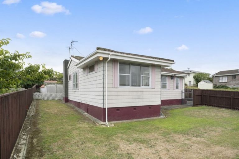 Photo of property in 4 Mawhare Street, Titahi Bay, Porirua, 5022