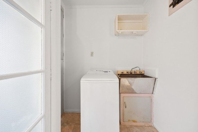 Photo of property in 84 Barrys Road, Glendene, Auckland, 0602