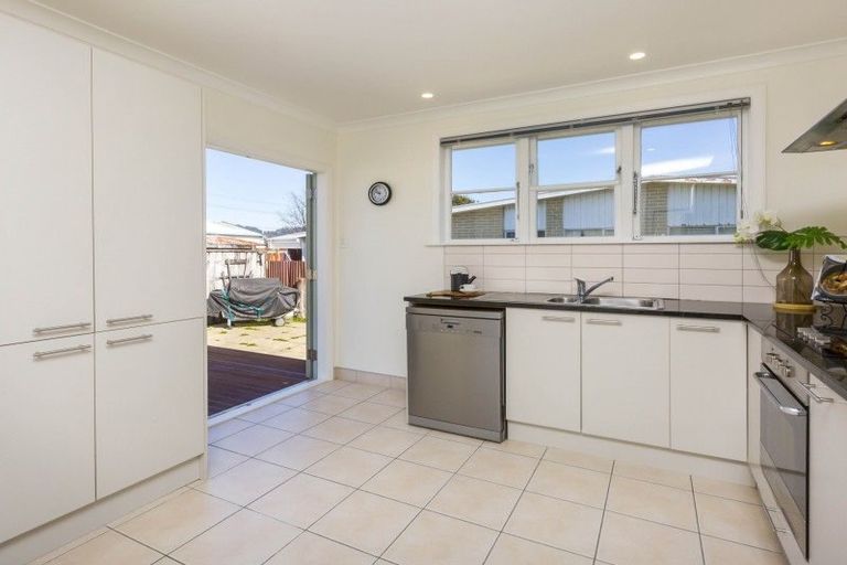 Photo of property in 30a Ranfurly Street, Trentham, Upper Hutt, 5018