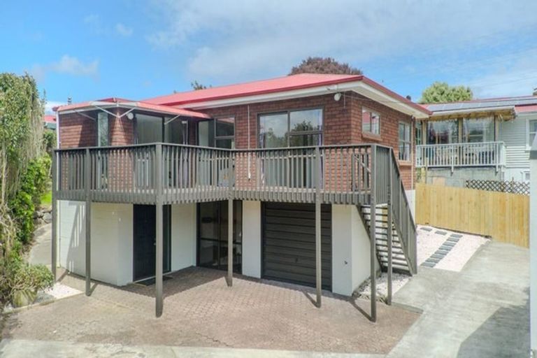 Photo of property in 7b Lowtherhurst Road, Massey, Auckland, 0614