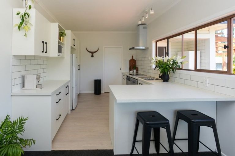 Photo of property in 472 Maharakeke Road, Waipukurau, 4281