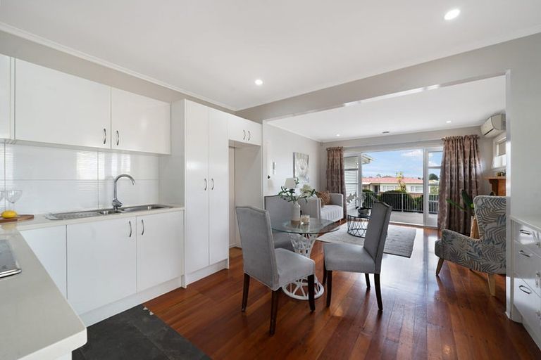 Photo of property in 2 Nile Road, Kelston, Auckland, 0602