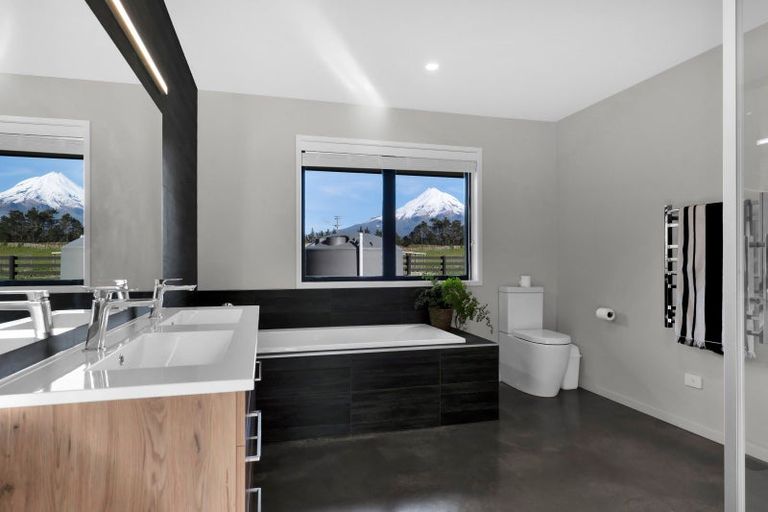 Photo of property in 160 Maude Road, Kaimiro, New Plymouth, 4371