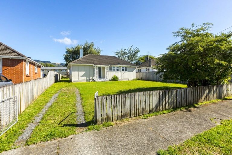 Photo of property in 22 Maher Street, Elderslea, Upper Hutt, 5018