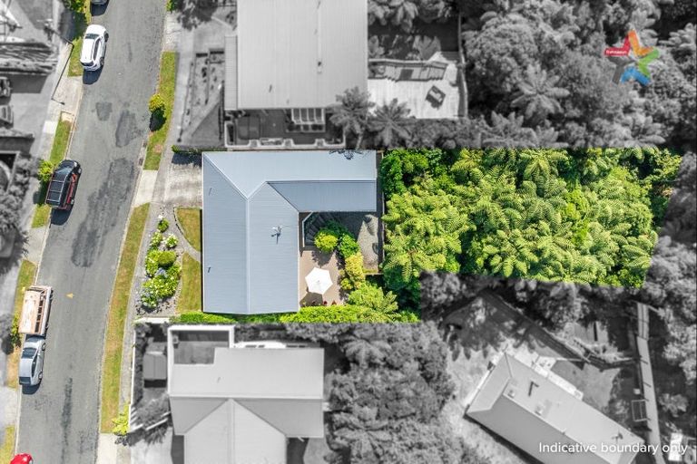 Photo of property in 18 Panorama Grove, Harbour View, Lower Hutt, 5010
