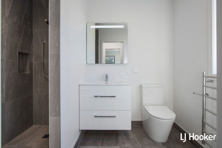 Photo of property in 1/40 Waiparaheka Drive, Wainui, 0932