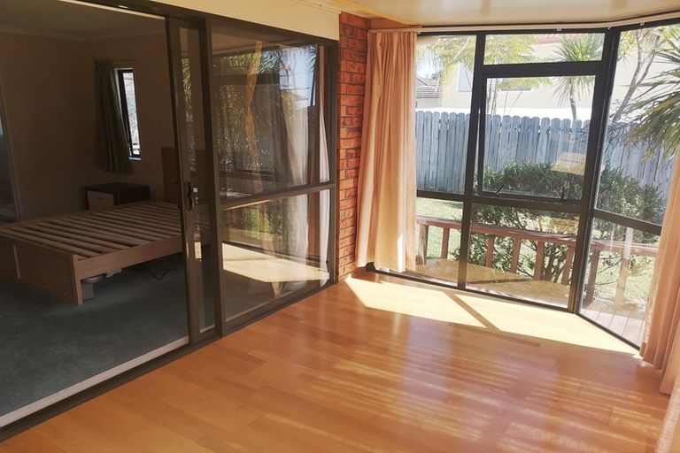 Photo of property in 21 Kilsyth Way, East Tamaki Heights, Auckland, 2016