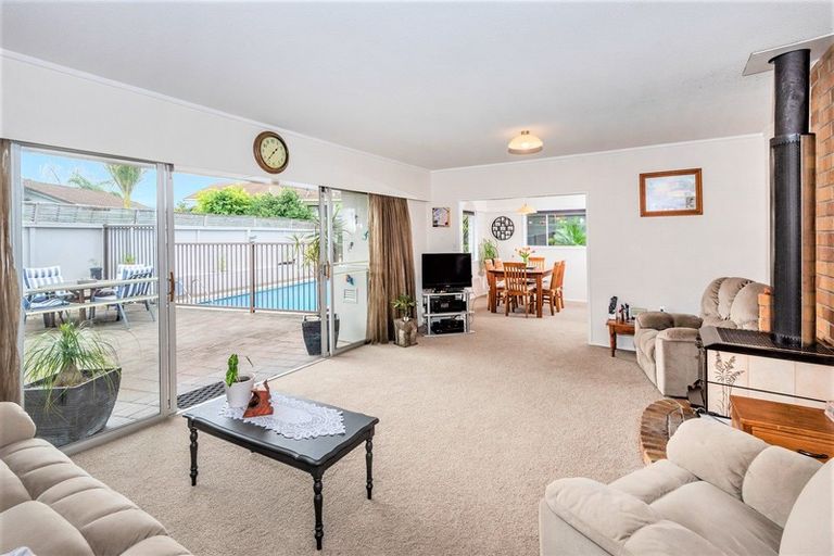 Photo of property in 6 Ranfurly Place, Te Kamo, Whangarei, 0112