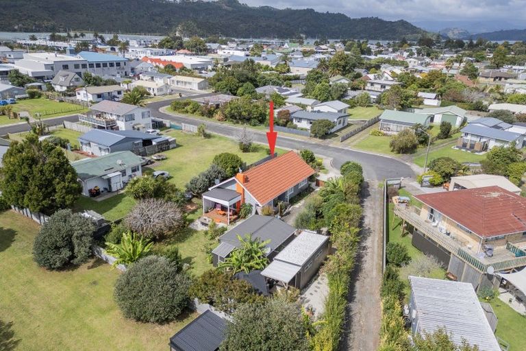 Photo of property in 8 Simpson Place, Whitianga, 3510