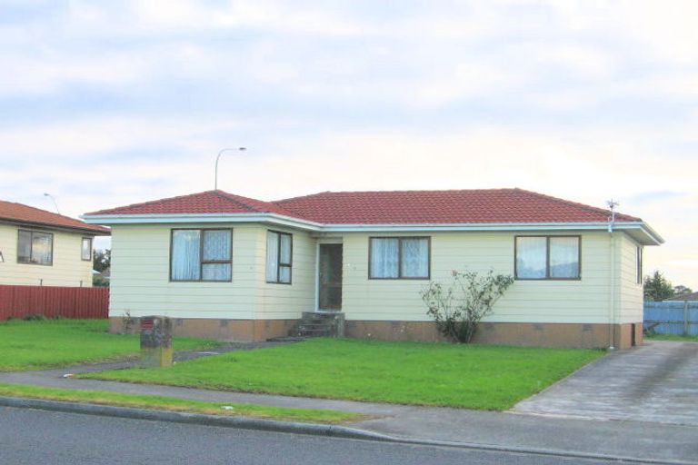 Photo of property in 39 Dissmeyer Drive, Clover Park, Auckland, 2019