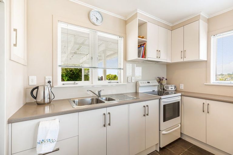 Photo of property in 46 Woodford Avenue, Henderson, Auckland, 0610