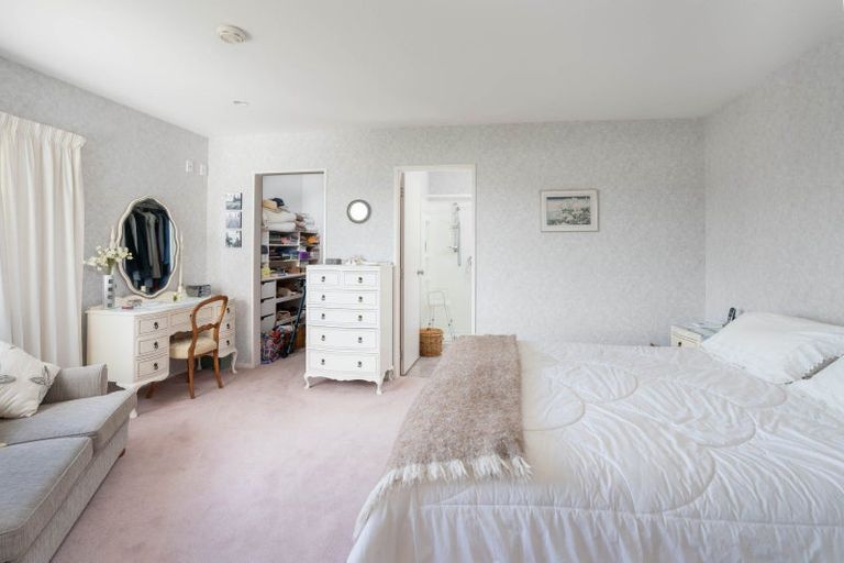 Photo of property in 25 Hawai Street, Two Mile Bay, Taupo, 3330