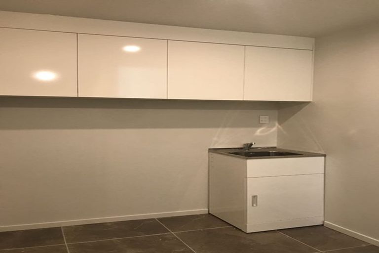 Photo of property in 3 Gamble Way, Massey, Auckland, 0614