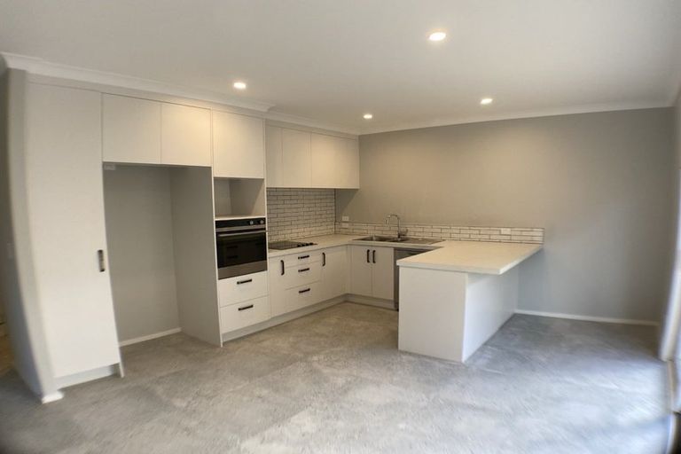 Photo of property in 35 Maraeariki Avenue, Orewa, 0931