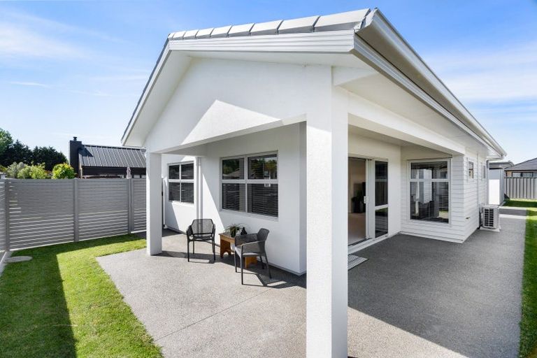 Photo of property in 22 Young Place, Taradale, Napier, 4112