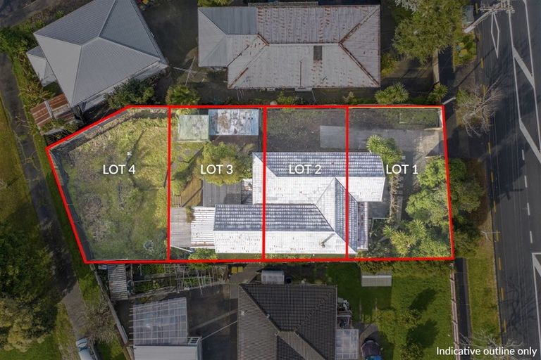 Photo of property in 82 View Road, Henderson, Auckland, 0612