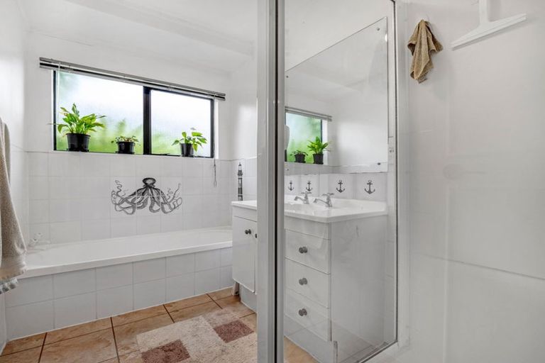 Photo of property in 21 Nyssa Place, Totara Heights, Auckland, 2105