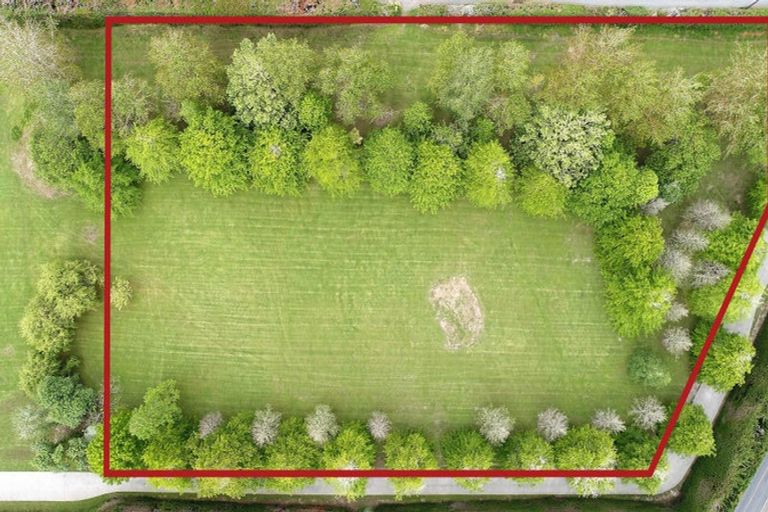 Photo of property in 2 Ashdown Park Lane, Riverhead, 0793