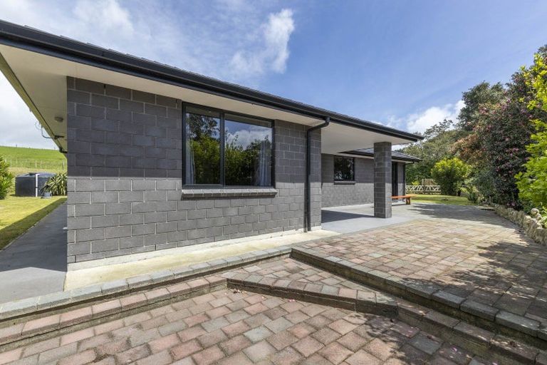 Photo of property in 1402 Devon Road, Brixton, Waitara, 4382