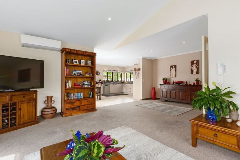 Photo of property in 17 Sams Way, Raumati South, Paraparaumu, 5032