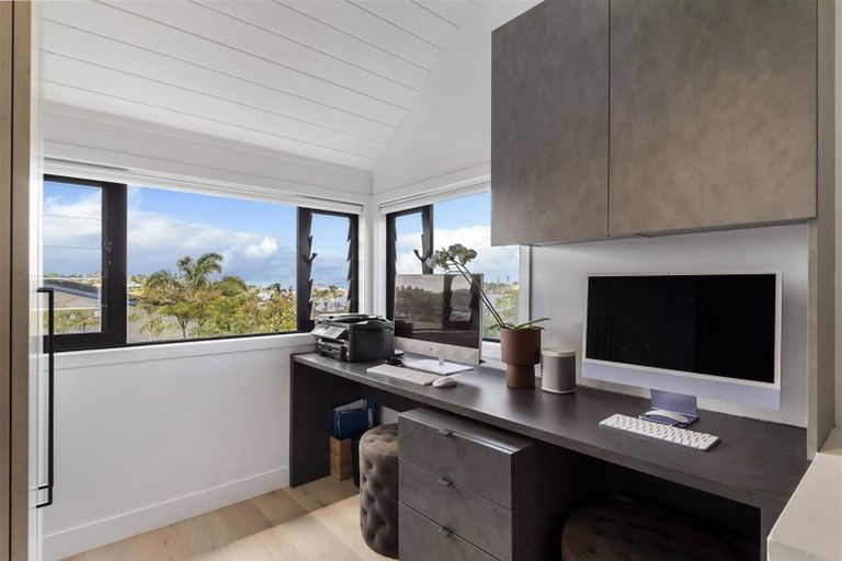 Photo of property in 9 Quebec Road, Milford, Auckland, 0620