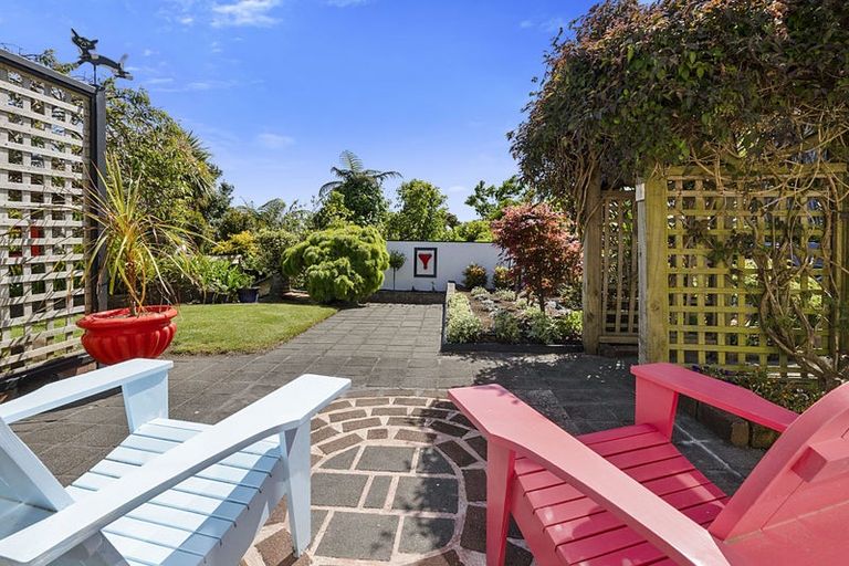 Photo of property in 29 Nevada Drive, Merrilands, New Plymouth, 4312