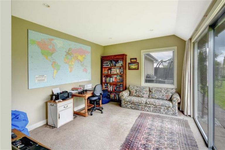 Photo of property in 12 Kura Place, Mosgiel, 9024