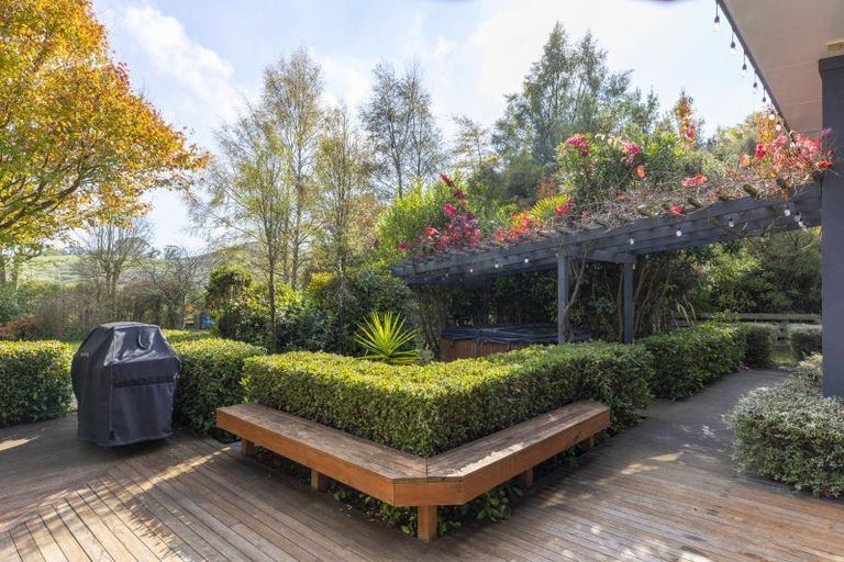 Photo of property in 60 Dalmore Way, Acacia Bay, Taupo, 3385