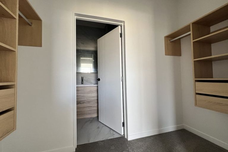 Photo of property in 28 Neretva Avenue, Massey, Auckland, 0614