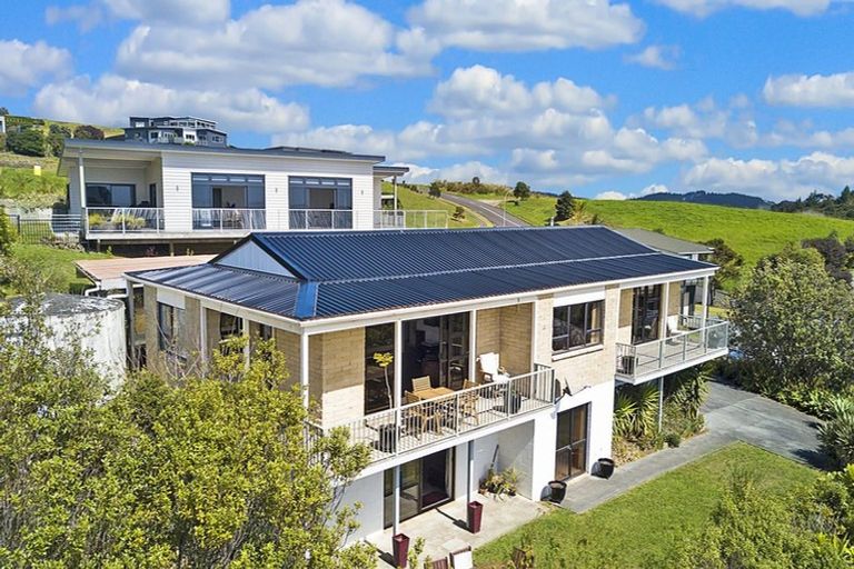 Photo of property in 58 Stratford Drive, Cable Bay, 0420