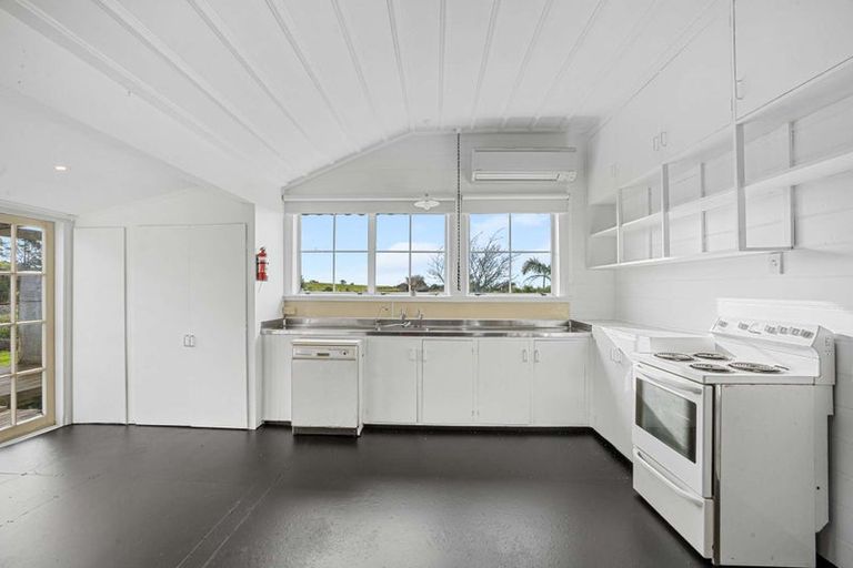 Photo of property in 2634 Mountain Road, Tariki, Stratford, 4394