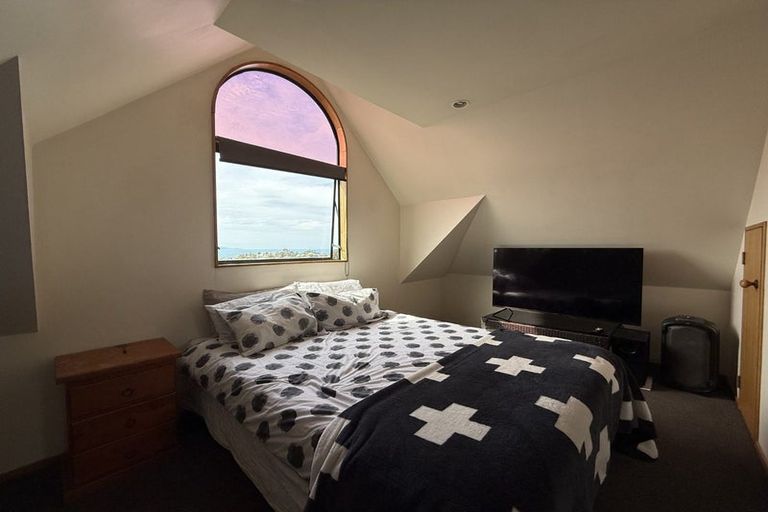 Photo of property in 1/194 Whangaparaoa Road, Red Beach, 0932